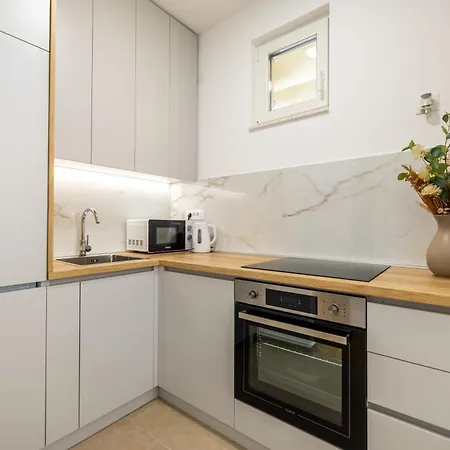 Noa Center Free Parking Apartman Újvidék