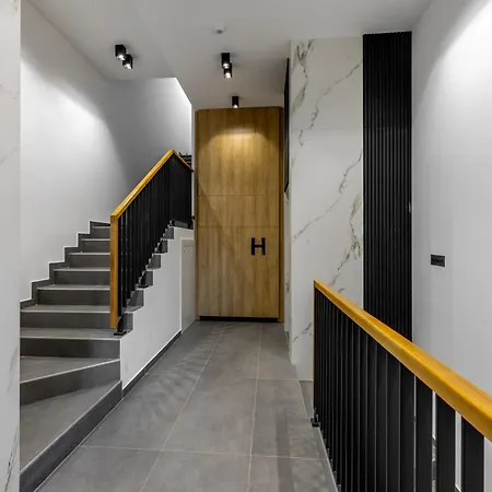 Noa Center Free Parking