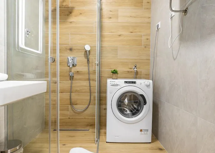 Noa Center Free Parking