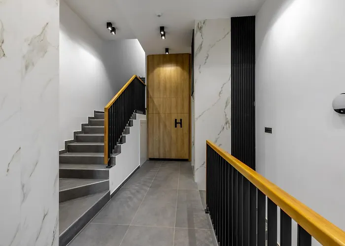 Noa Center Free Parking